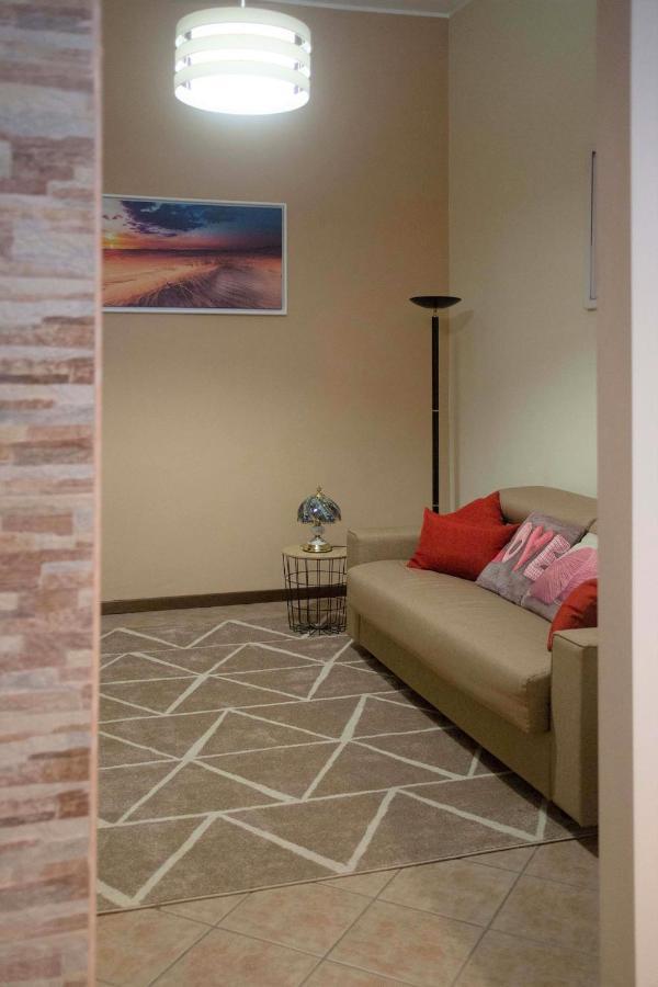 Appartamento Timeless Con Piscina E Tennis Valbrona Bagian luar foto