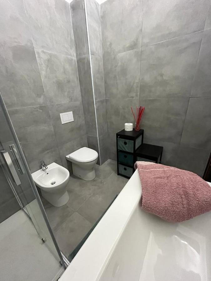 Appartamento Timeless Con Piscina E Tennis Valbrona Bagian luar foto