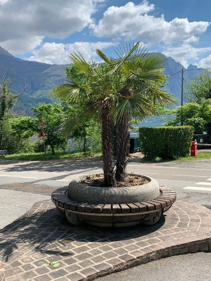 Appartamento Timeless Con Piscina E Tennis Valbrona Bagian luar foto