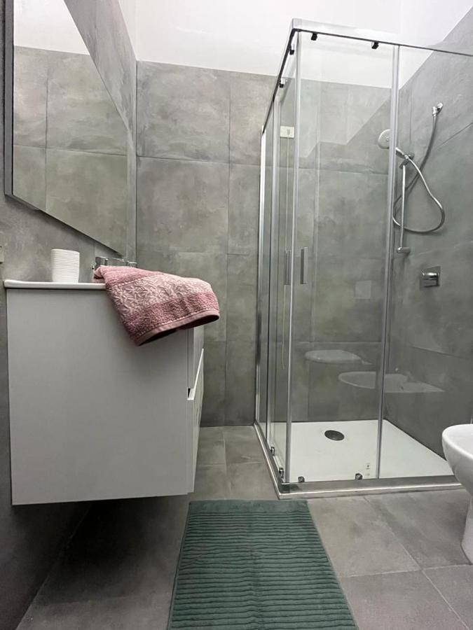 Appartamento Timeless Con Piscina E Tennis Valbrona Bagian luar foto