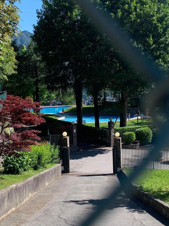 Appartamento Timeless Con Piscina E Tennis Valbrona Bagian luar foto