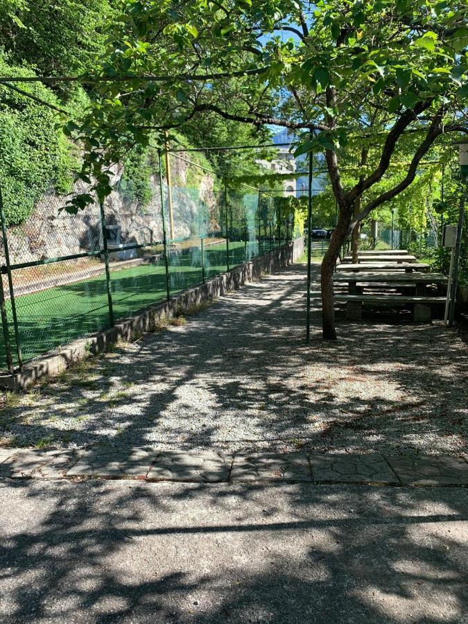 Appartamento Timeless Con Piscina E Tennis Valbrona Bagian luar foto
